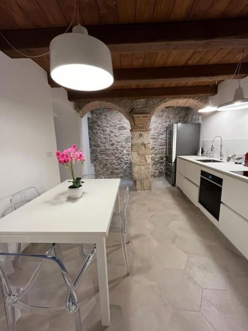 Charme In Centro With Private Parking Daire Ascoli Piceno Dış mekan fotoğraf